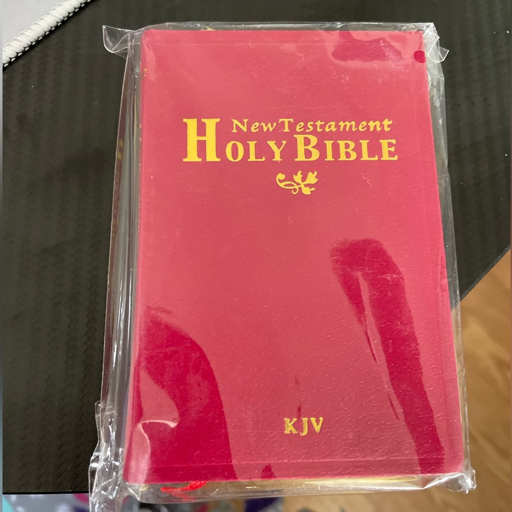Mini Holy New Testament KJV Pocket Bible new bright red gold trim with leaf - Picture 2 of 7